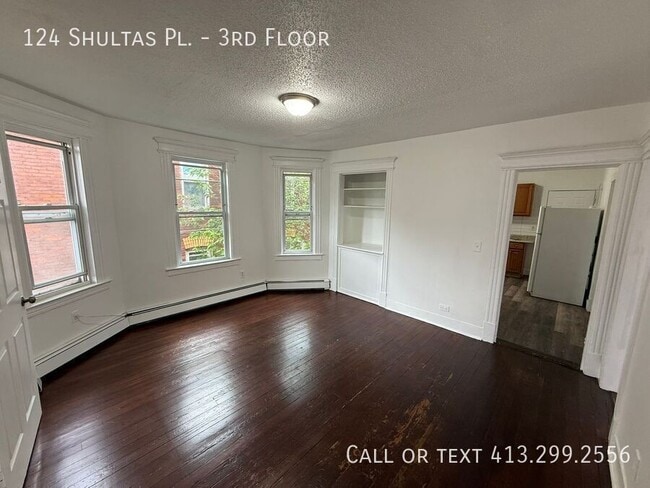 Building Photo - 124 Shultas Pl Unit 3rd Floor