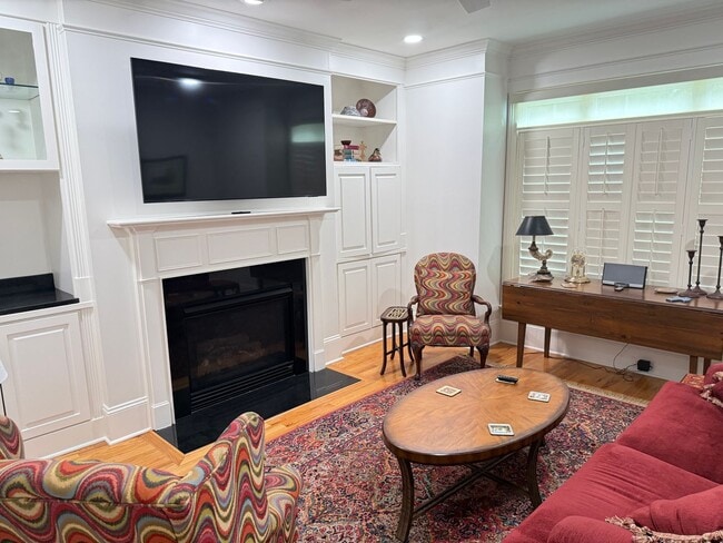 Photo - Furnished Davidson Townhome Two Blocks From Main Street Davidson - 6 To 18 Month Lease