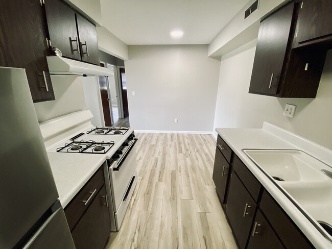 Kitchen - 1311 Old Eagle Dr