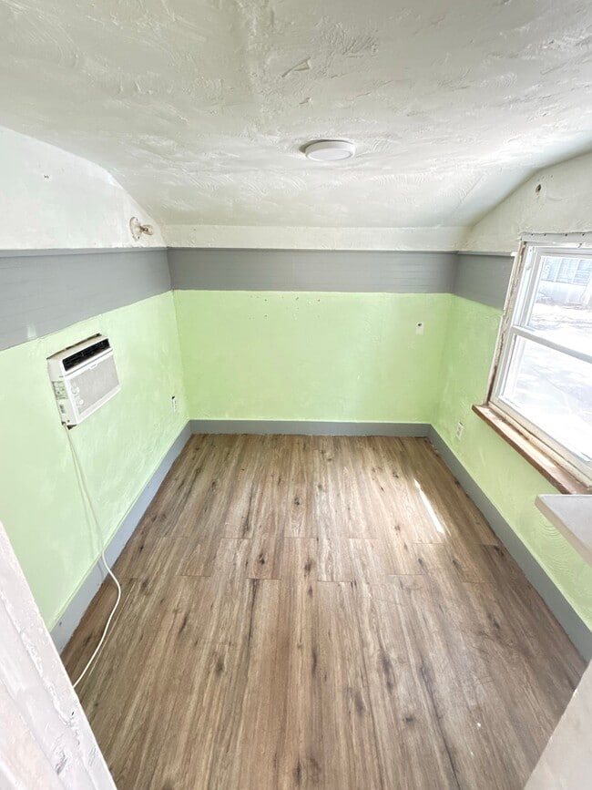 Photo - 622 N Beach St