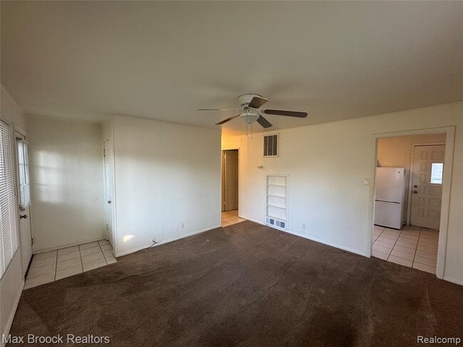 Photo - 1561 E Meyers Ave