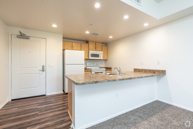 2BR, 1.5BA - 809SF - Kitchen