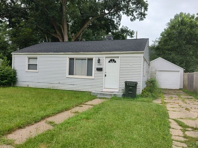 Building Photo - 3 bed 1 bath home in the Riverside/Keller park area