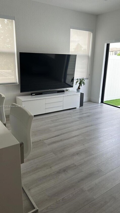 Photo - 10908 W 32nd Ln (Hialeah, FL)