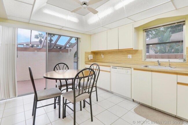 13759 Date Palm Ct Unit A