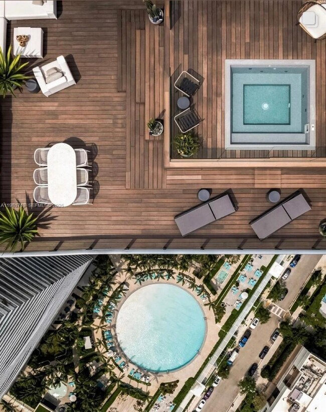 Building Photo - 650 NE 32nd St Unit UPH5302