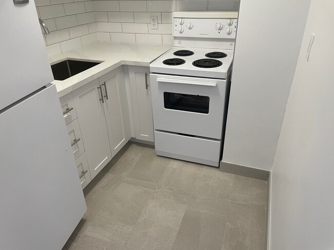 Photo - 30 Springhurst Ave