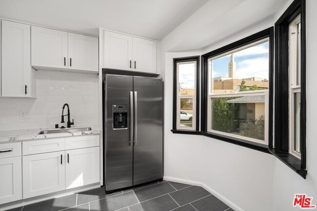 Photo - 1645 Selby Ave