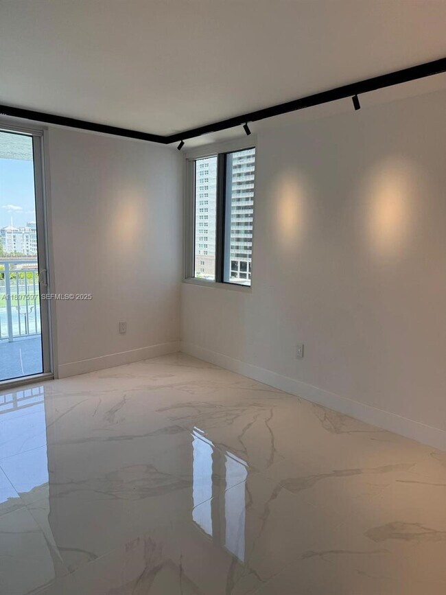 Photo - 800 N Miami Ave Unit 901
