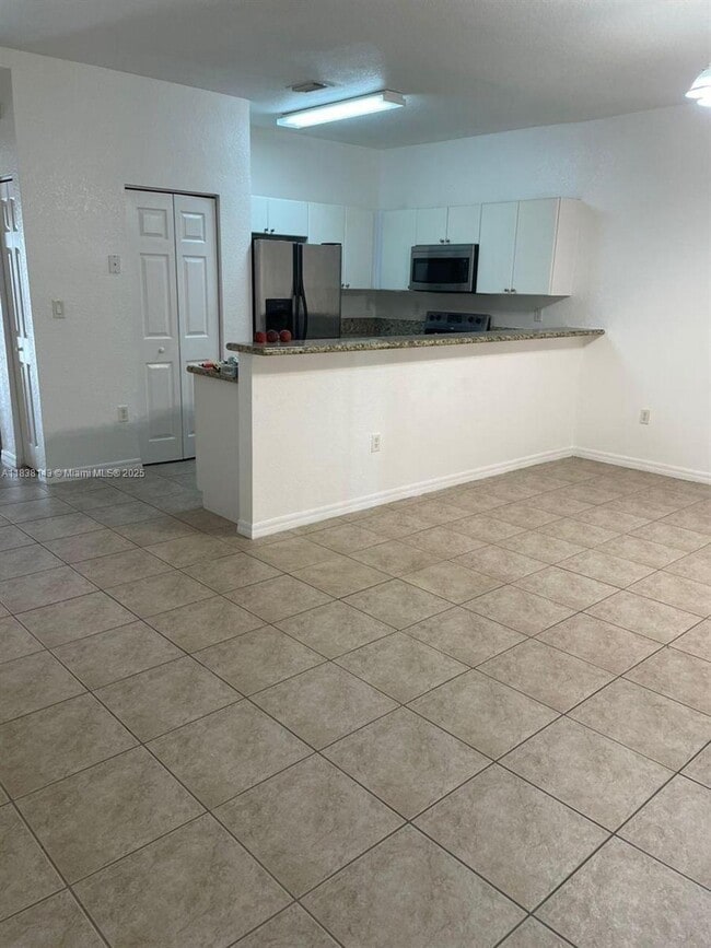 Building Photo - 4911 SW 140th Ter Rental