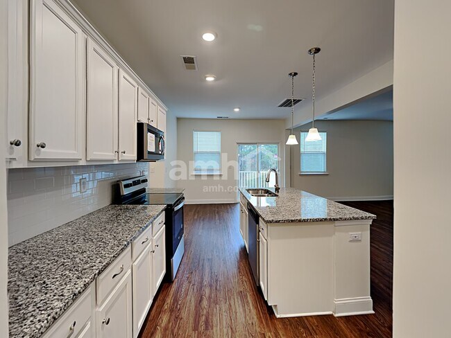 Photo - 8033 Leonine Court