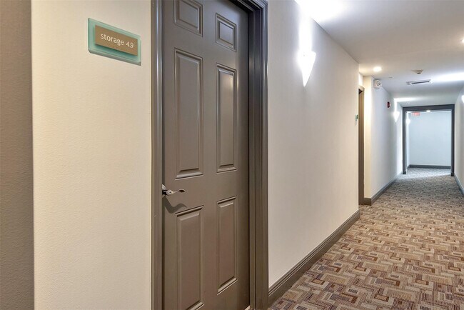 Photo - 2421 NE 65th St Unit 402