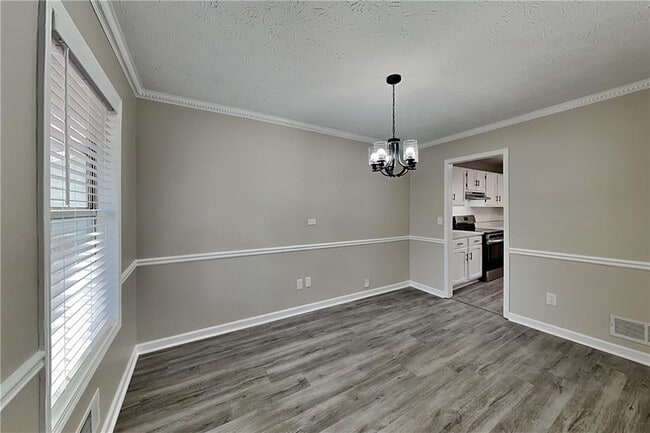 Photo - 385 Roswell Farms Rd