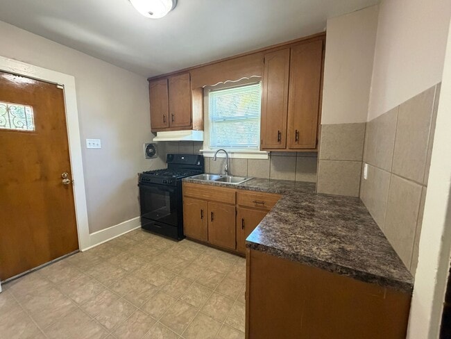 Photo - 3406 Robinwood Dr
