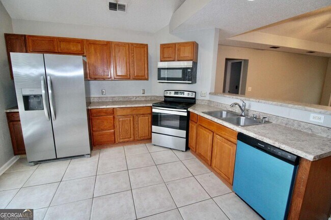 Photo - 208 Woodbridge Rd