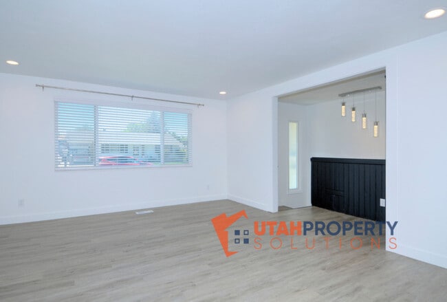 Photo - 239 E 9585 S