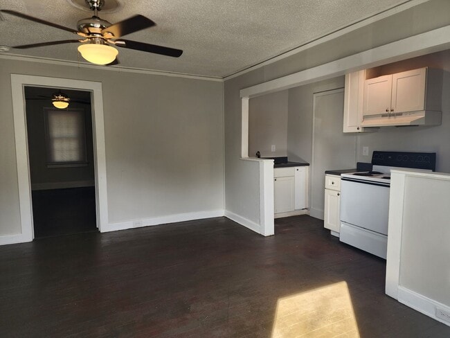 Photo - 1 Bedroom | 1 Bathroom $1,400/month | Move-in Ready