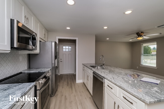 Photo - 9479 Purdy St