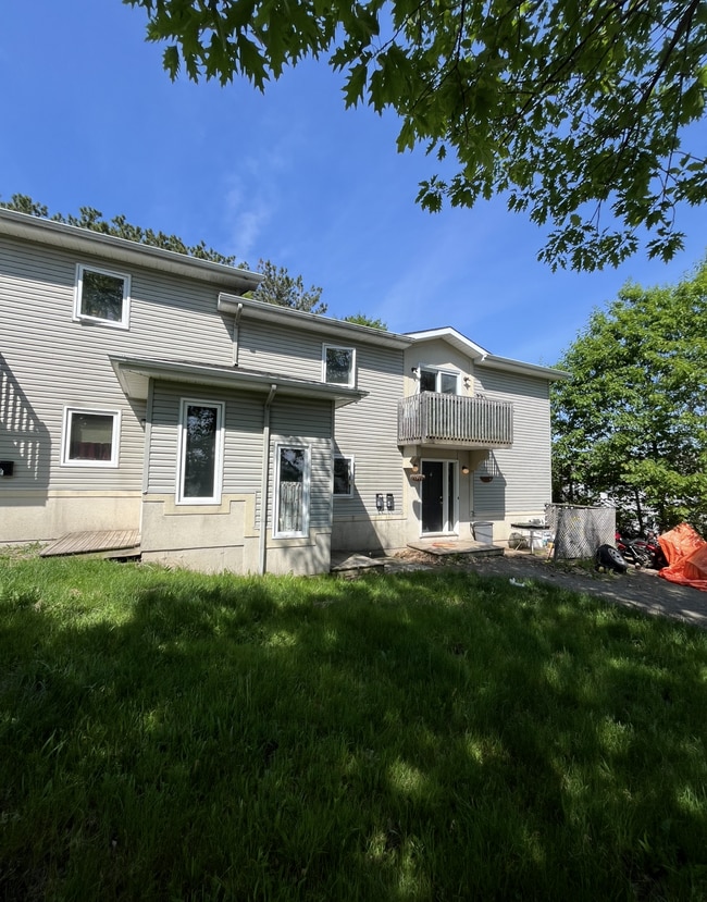 Photo - 15 Strathmore Ave Unité 4
