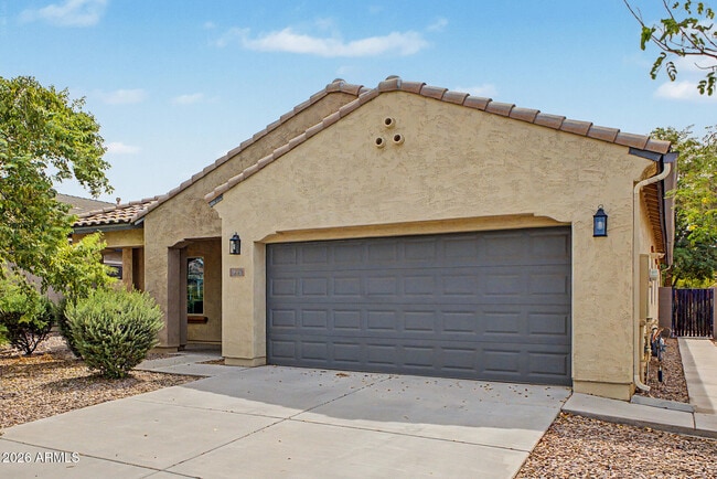 3113 E Chisum Ln