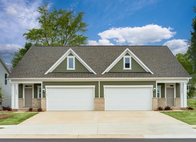 Una comunidad tranquila donde puedes vivir plenamente y dejarnos el trabajo duro a nosotros. - Amavi Mooresville