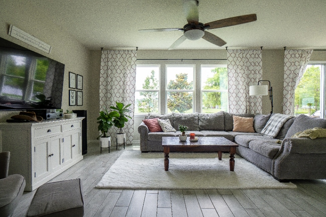 Photo - 129 Fallen Oak Tr