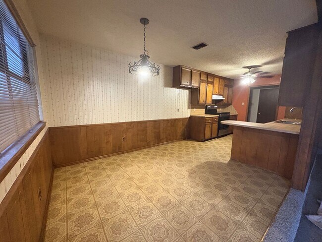 Photo - Spacious Living In Lubbock's Northwest Cor...