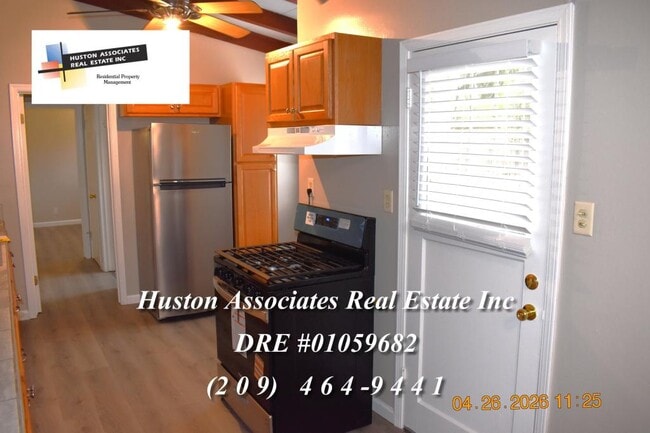 Photo - 3936 Dennis Ave