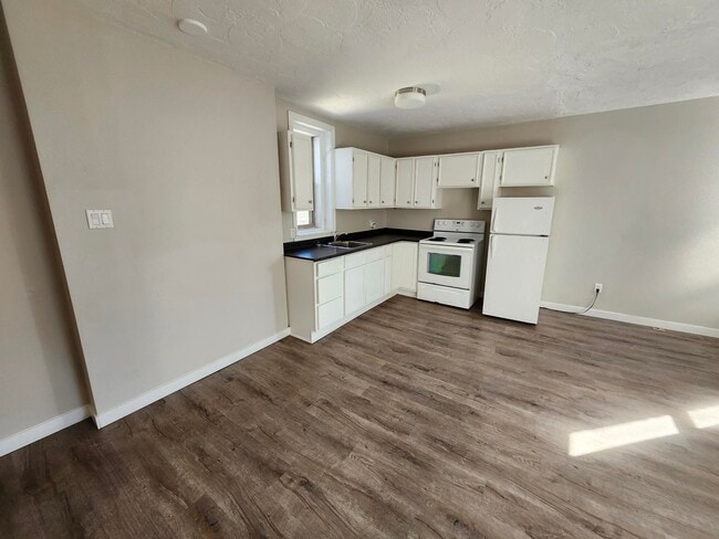 Photo - 240 Duke St Unit 2
