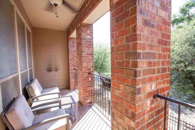 Photo - 5124 Belmont Ave