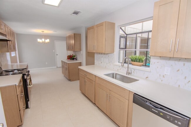 Photo - 6703 Stonewater