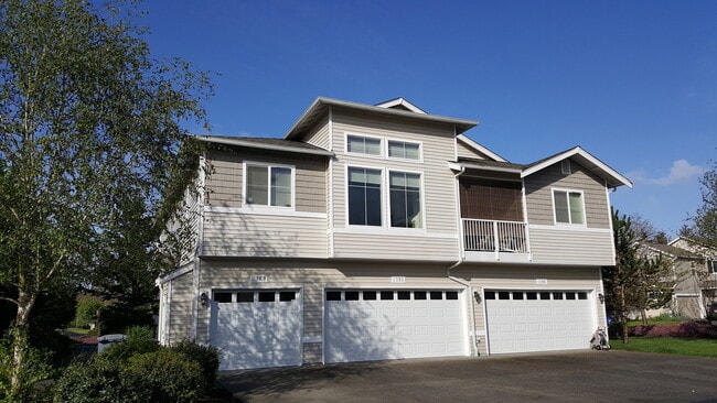 Building Photo - 2 Bedroom, 2 bath, DuPont Condo