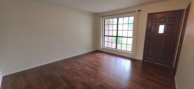 Photo - Outstanding 3-4 Bedroom close to Mall! $1895