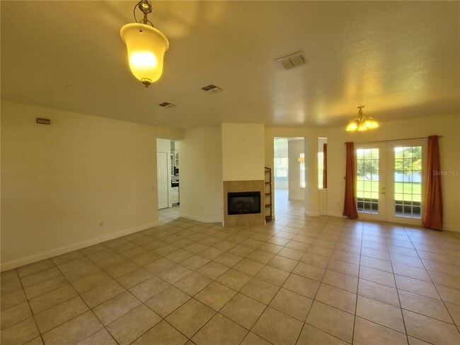 Photo - 113 Torino Ln