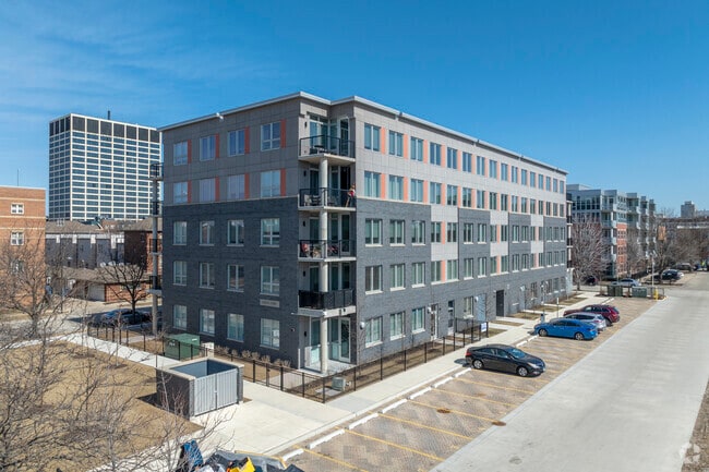 Building Photo - Park Boulevard 3B Rental