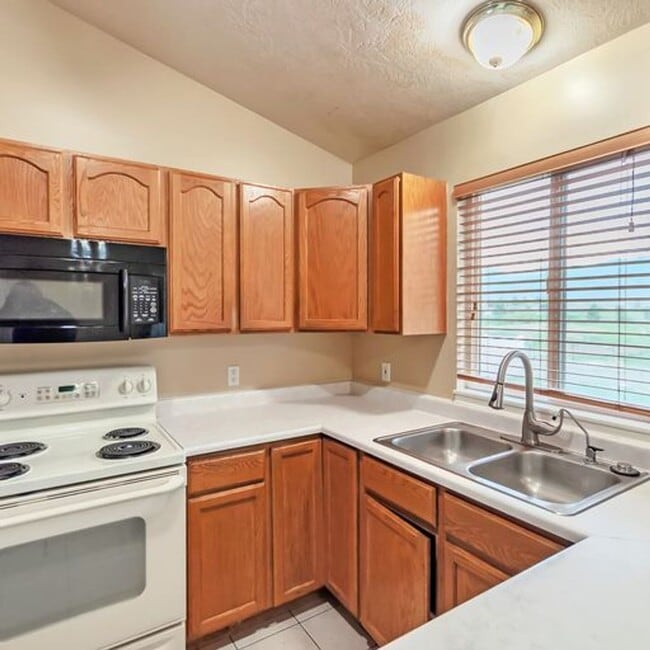 Photo - Awesome 4 Bedroom Pet Friendly Home w 2 car attached garage