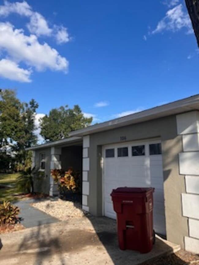 Photo - 106 Drake St