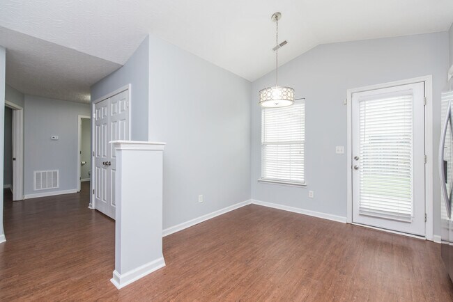 2649 Buck Ln