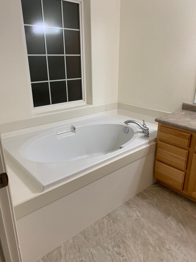 Building Photo - 2260 Cumorah Way Unit 3 Rental