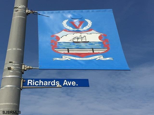 Photo - 100 S Richards Ave Unidad 1st floor