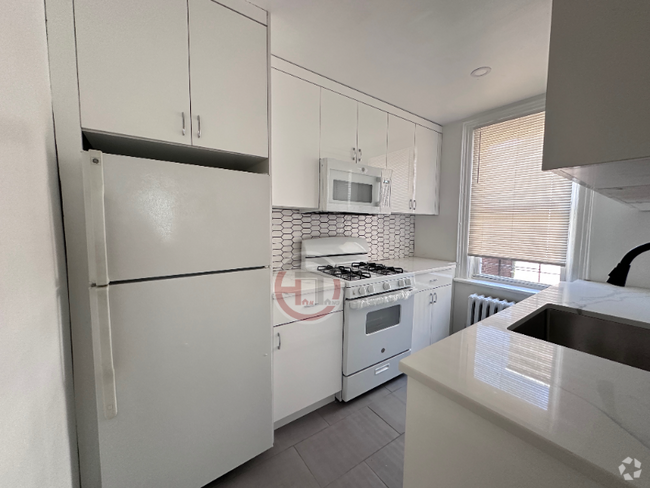 Building Photo - 1671 Radcliff Ave Unit 5 Rental