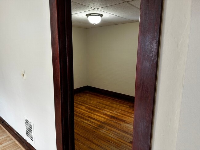 Photo - 23 Indian Orchard Pl Unit Lower