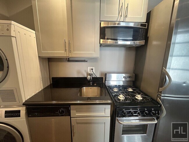 Photo - East 13th Street Unidad 5C