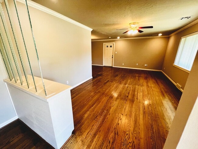 Photo - Beautifully, Corner-Lot 3BD 2BA Home in Be...