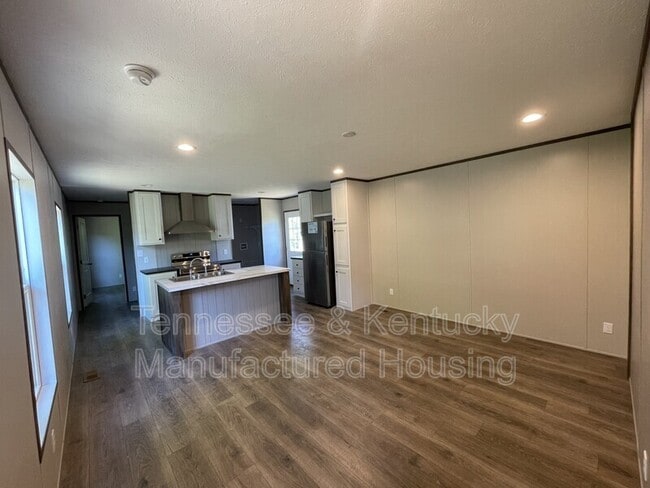 Photo - 218 Eller Dr