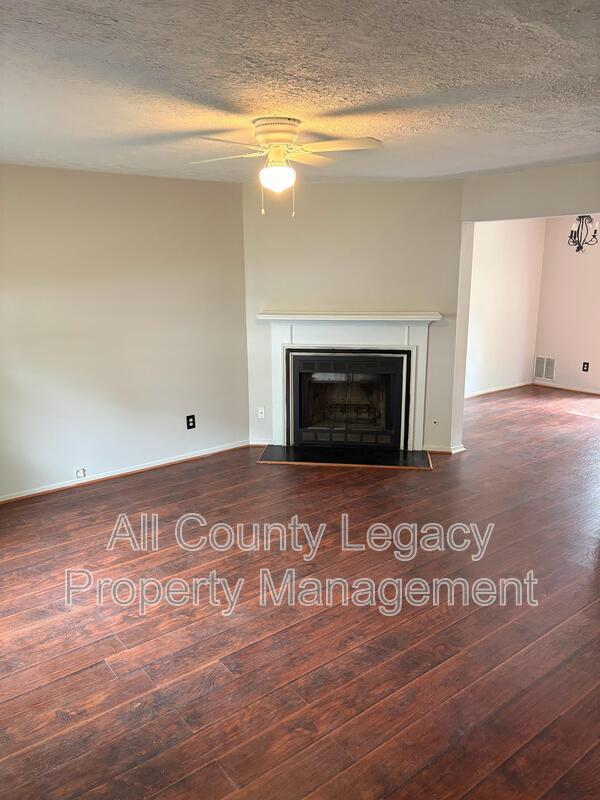 Photo - 5774 Wells Cir