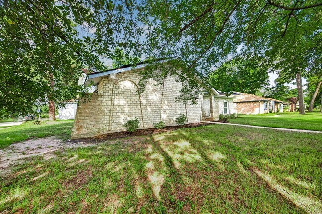 Photo - 25503 Foxbriar Ln