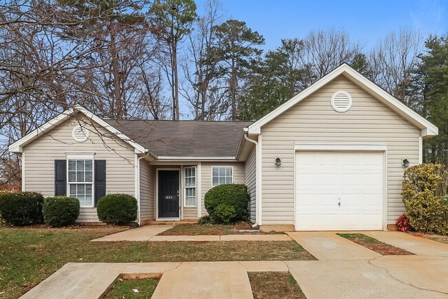 Building Photo - 1641 Galesburg St