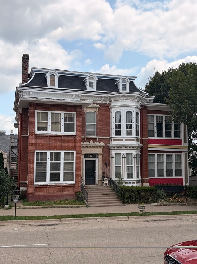 1182 Locust St