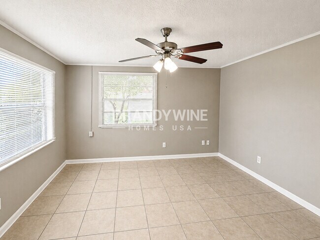 Photo - 7418 La Ventura Dr E
